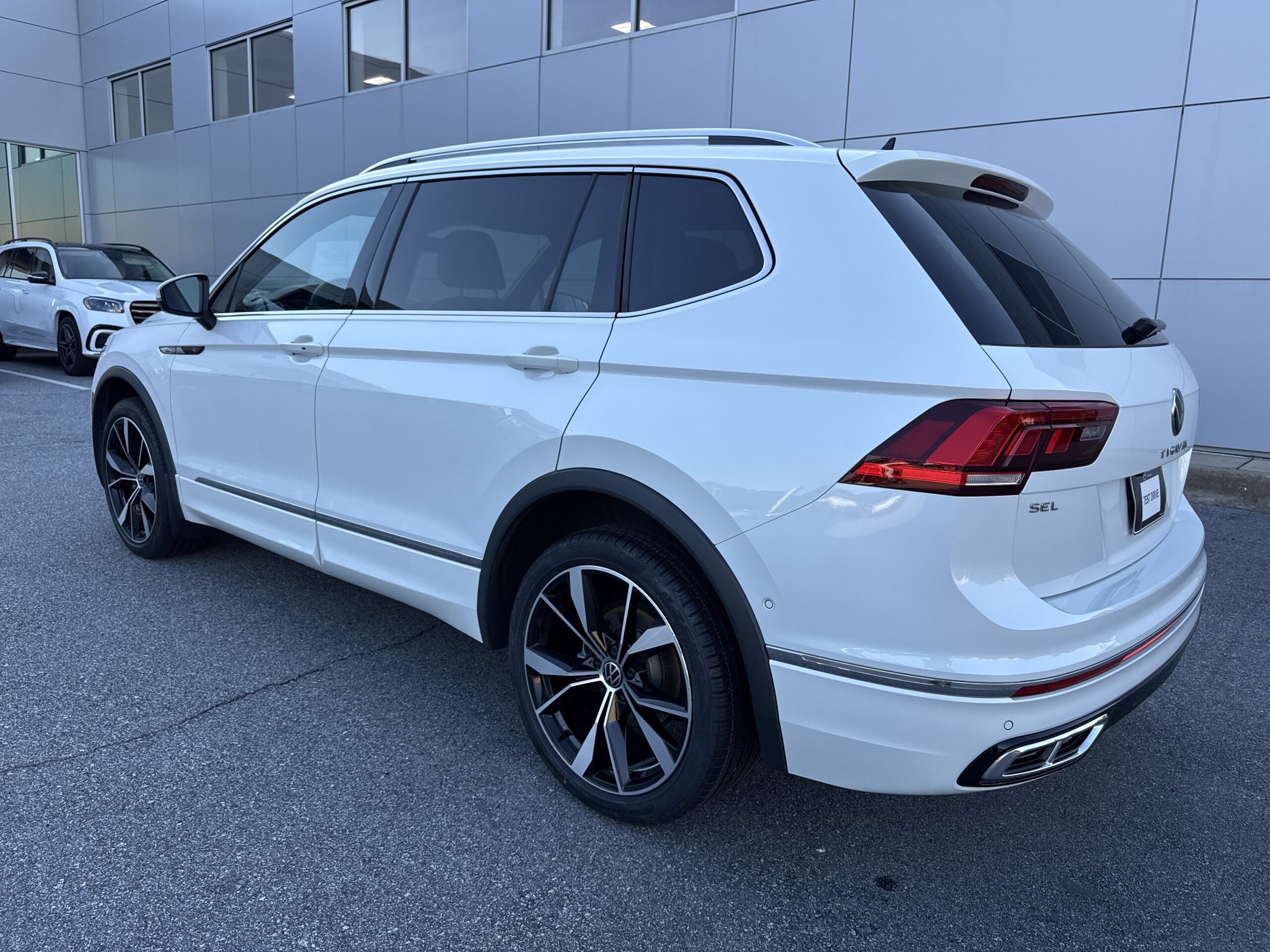 2024 Volkswagen Tiguan SEL R-Line
