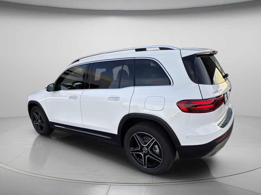 2026 Mercedes-Benz  GLB 250