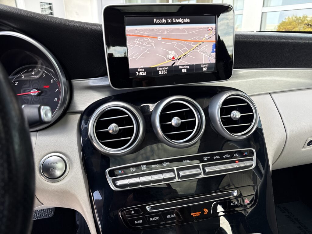 2017 Mercedes-Benz  C 300