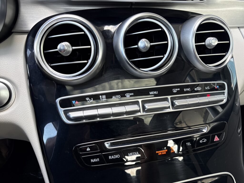 2017 Mercedes-Benz  C 300