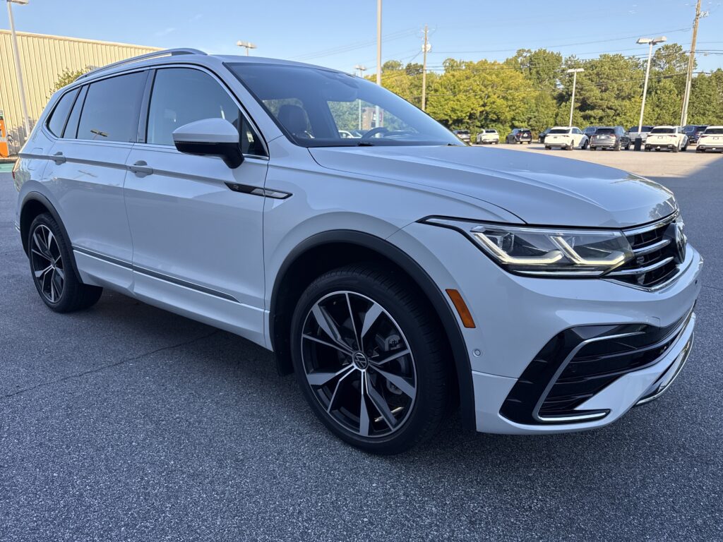 2024 Volkswagen Tiguan SEL R-Line