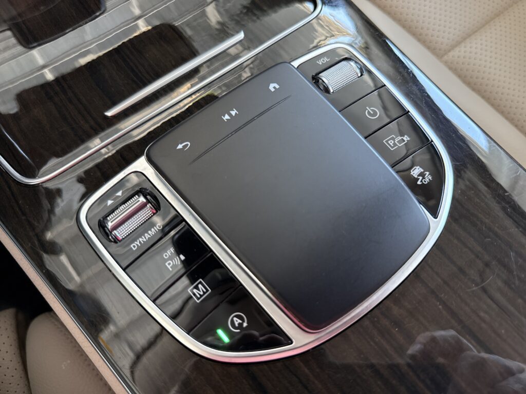 2022 Mercedes-Benz  GLC 300