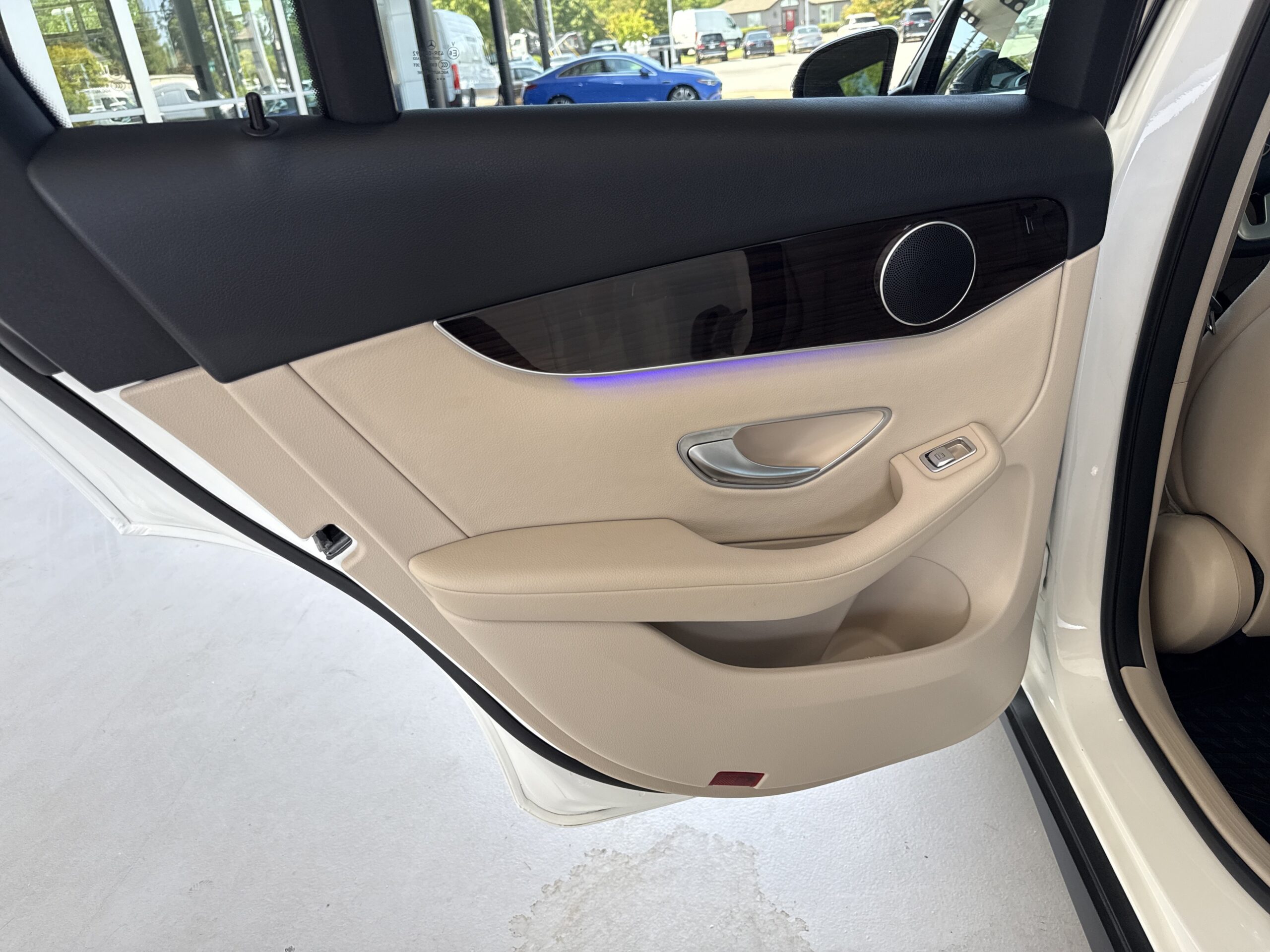 2022 Mercedes-Benz  GLC 300
