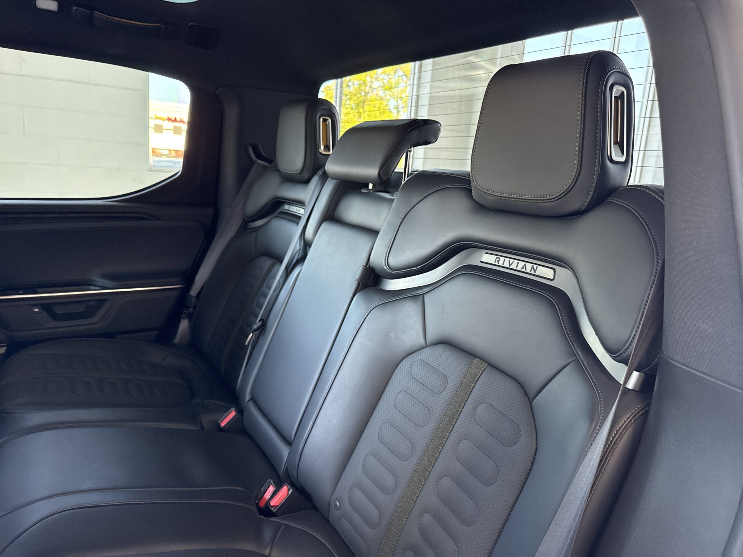 2025 Rivian R1T Adventure