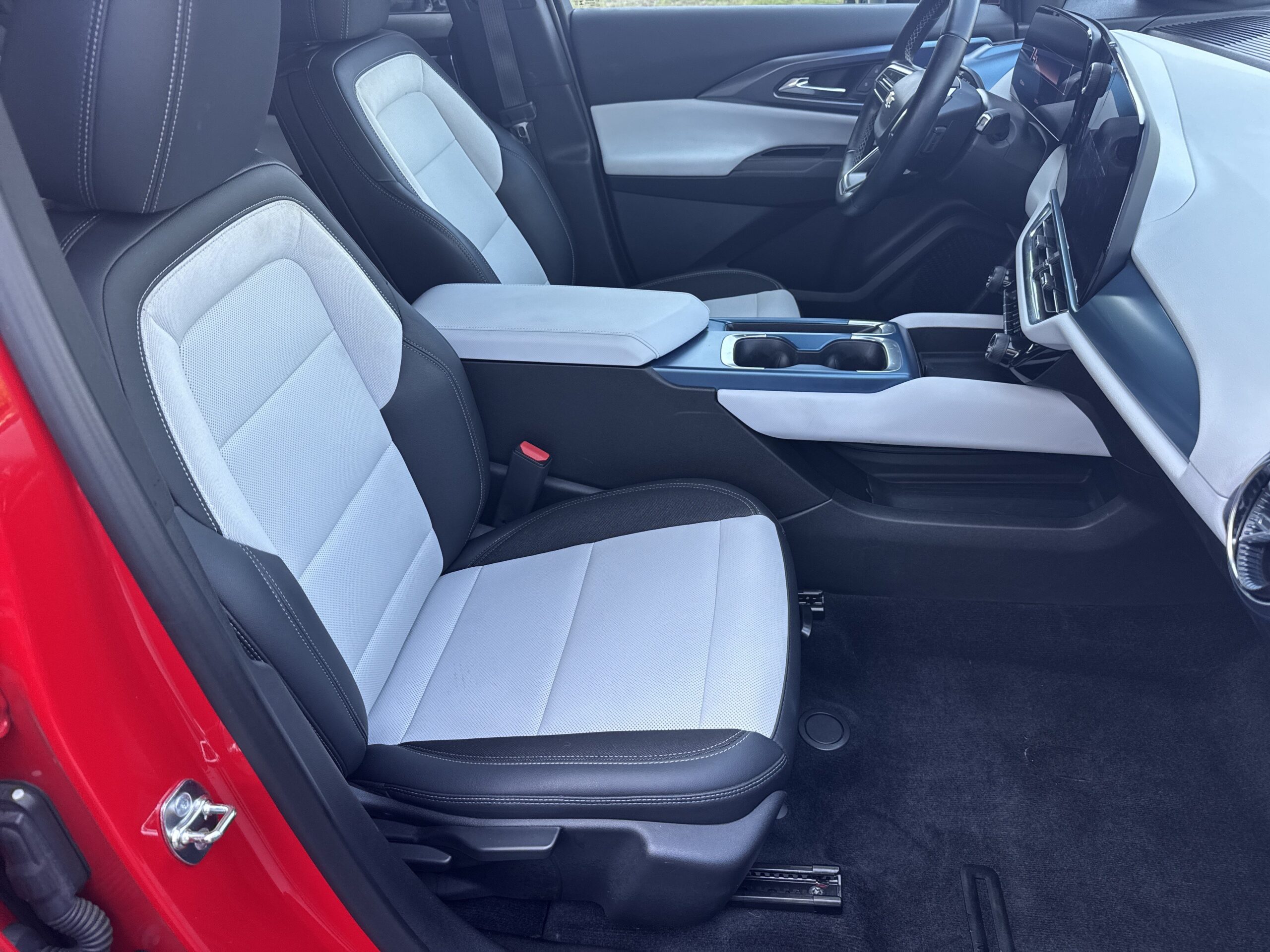 2024 Chevrolet Equinox EV LT