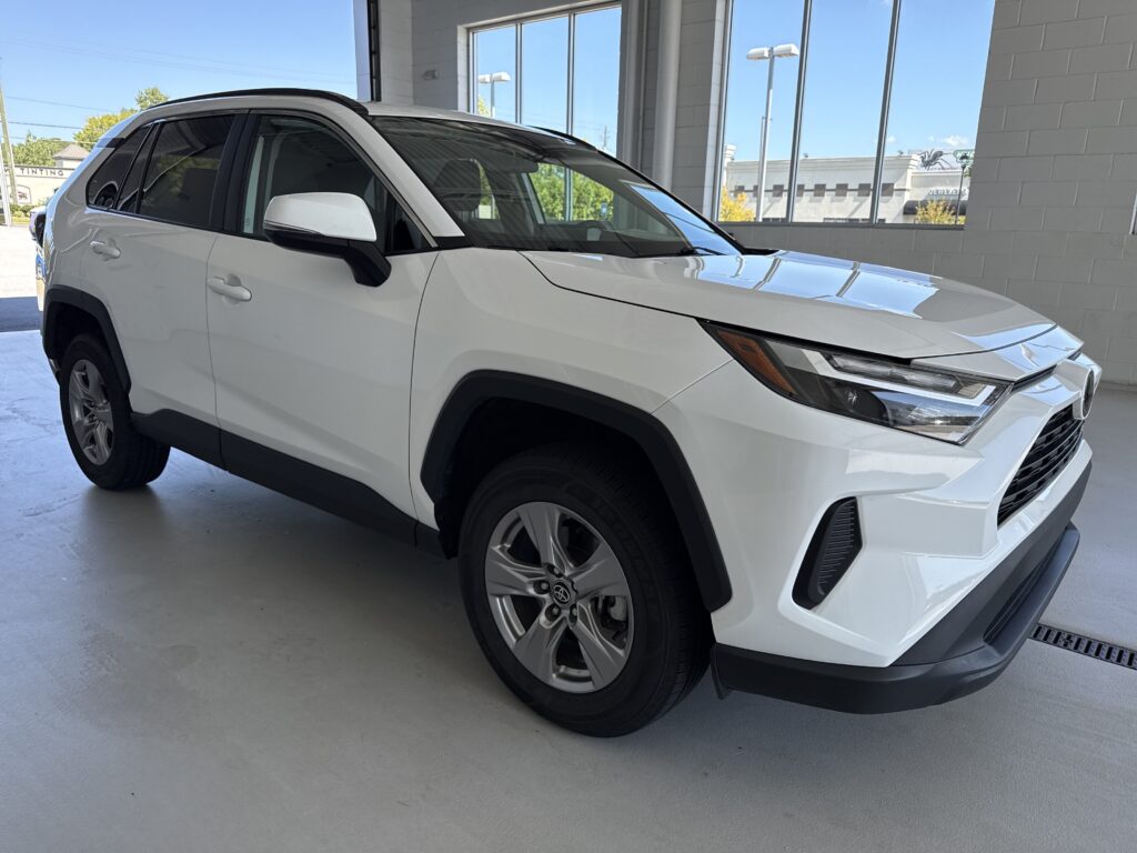 2025 Toyota RAV4 XLE