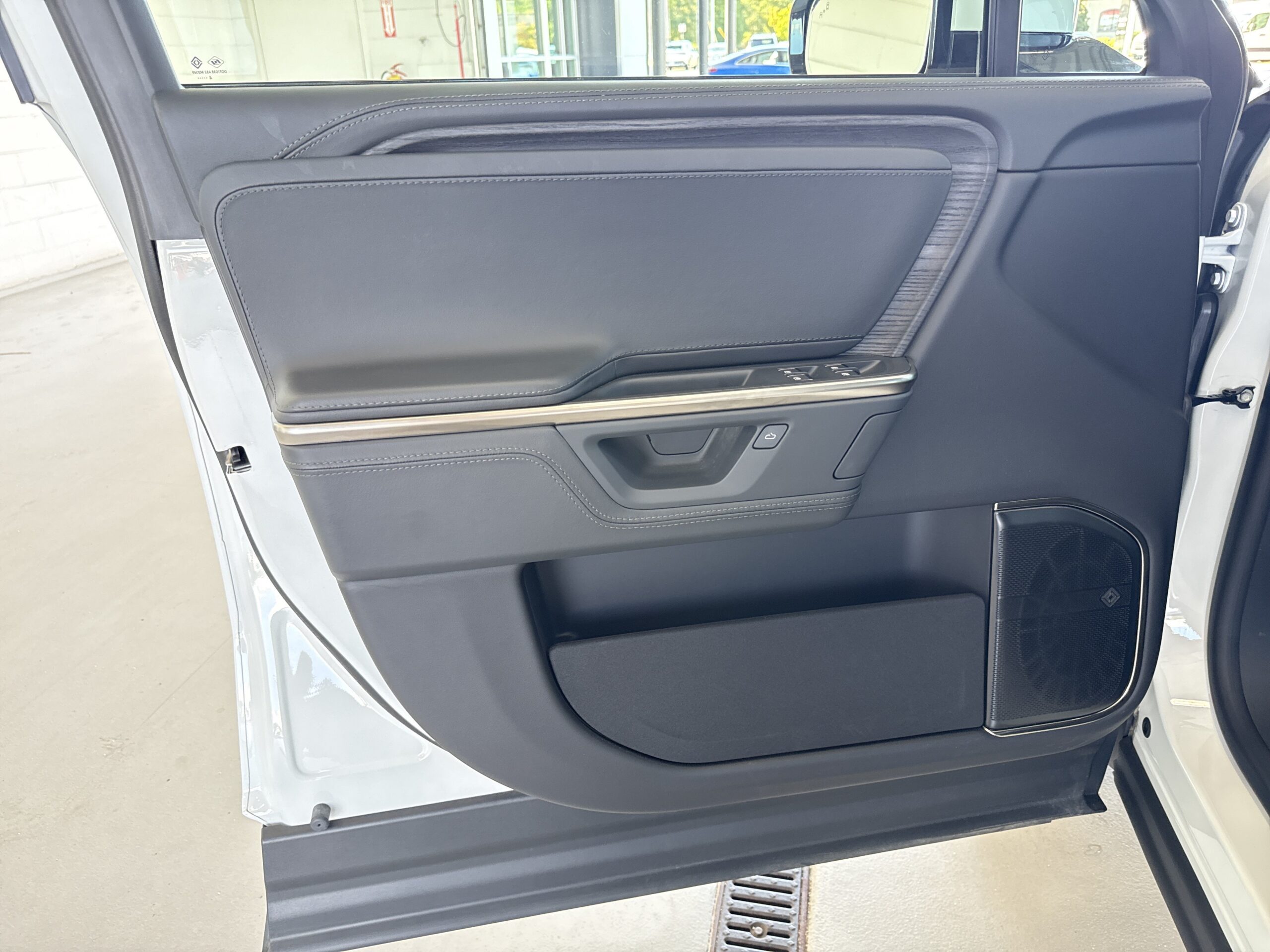 2025 Rivian R1T Adventure