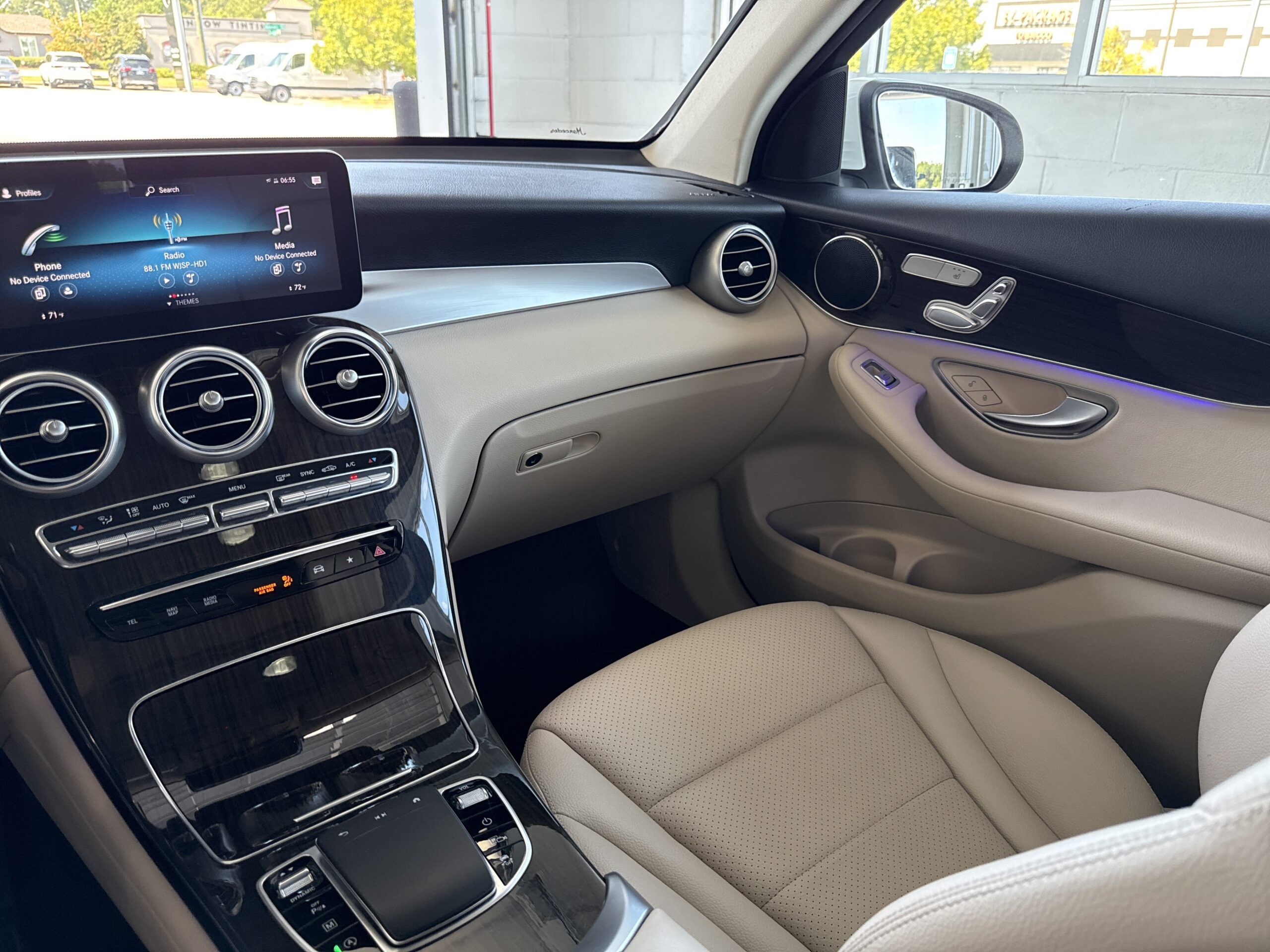 2022 Mercedes-Benz  GLC 300