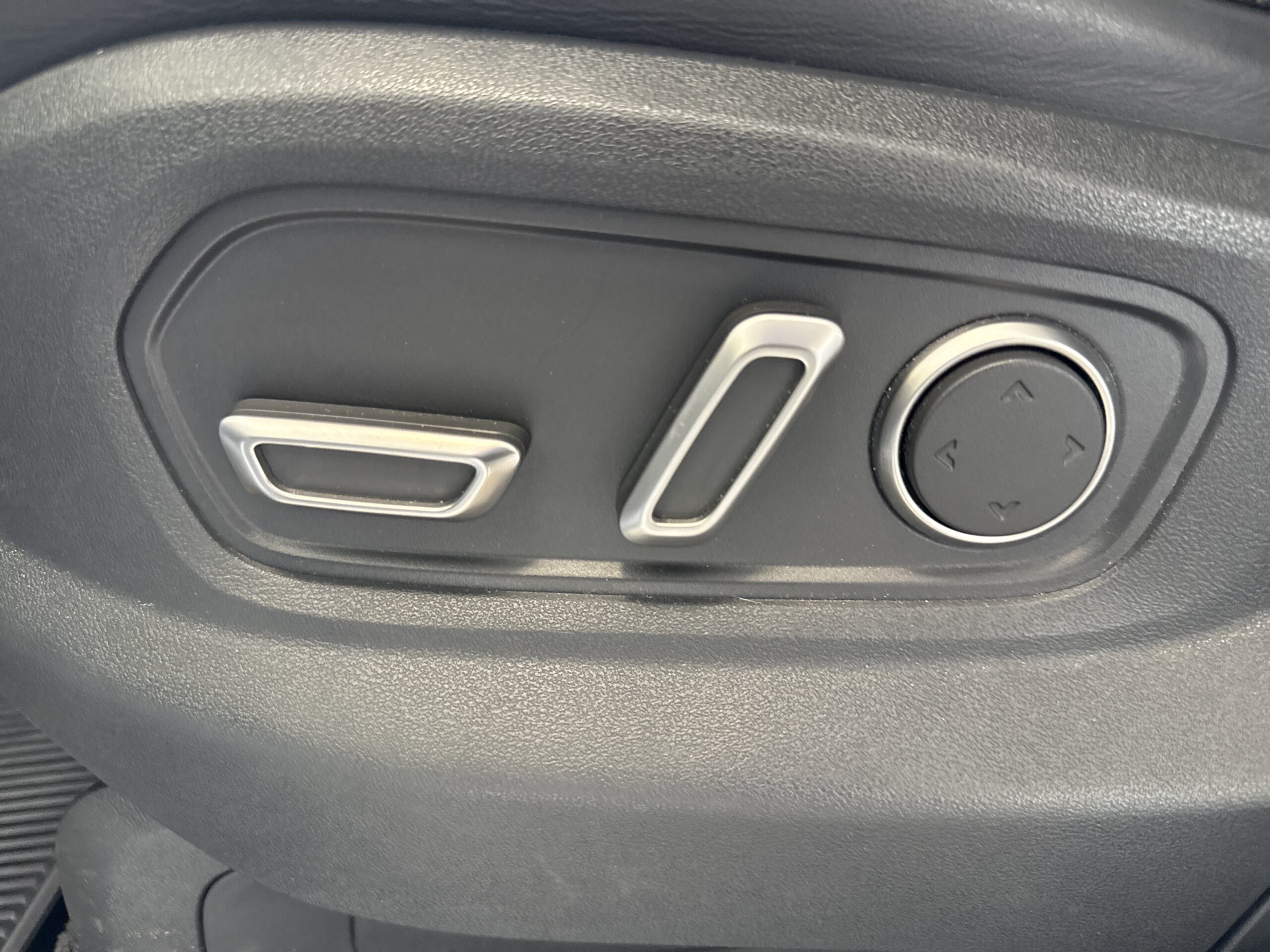 2025 Rivian R1T Adventure