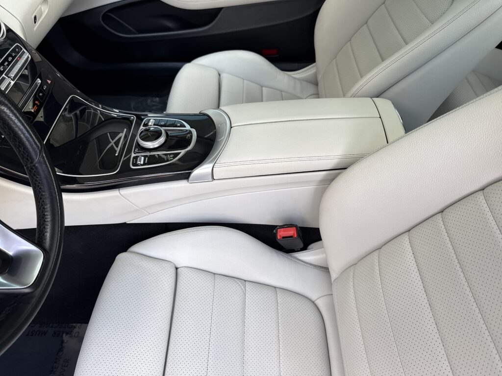 2017 Mercedes-Benz  C 300
