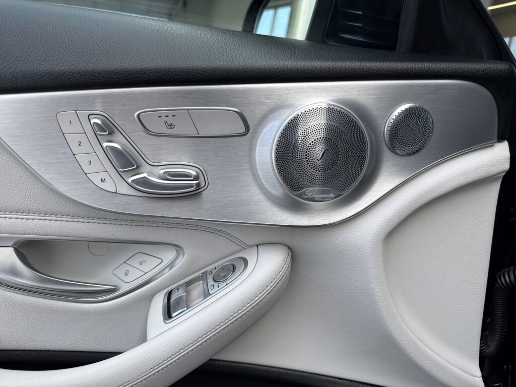 2017 Mercedes-Benz  C 300