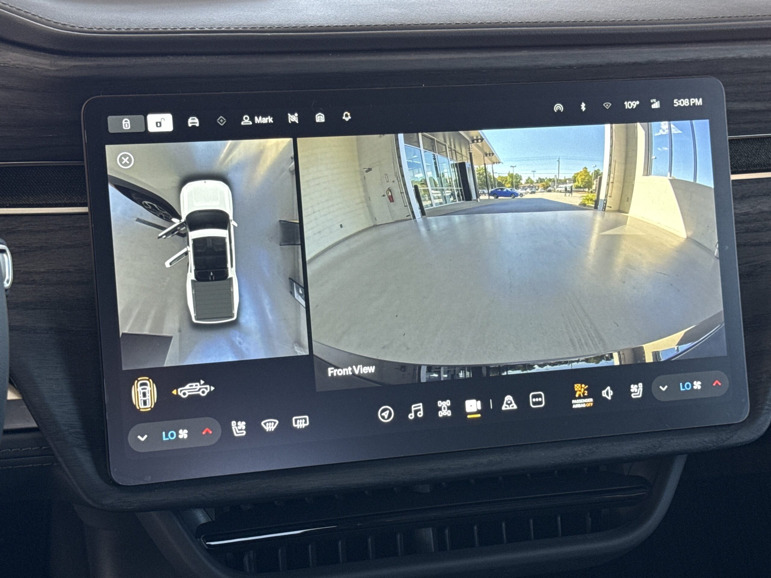 2025 Rivian R1T Adventure