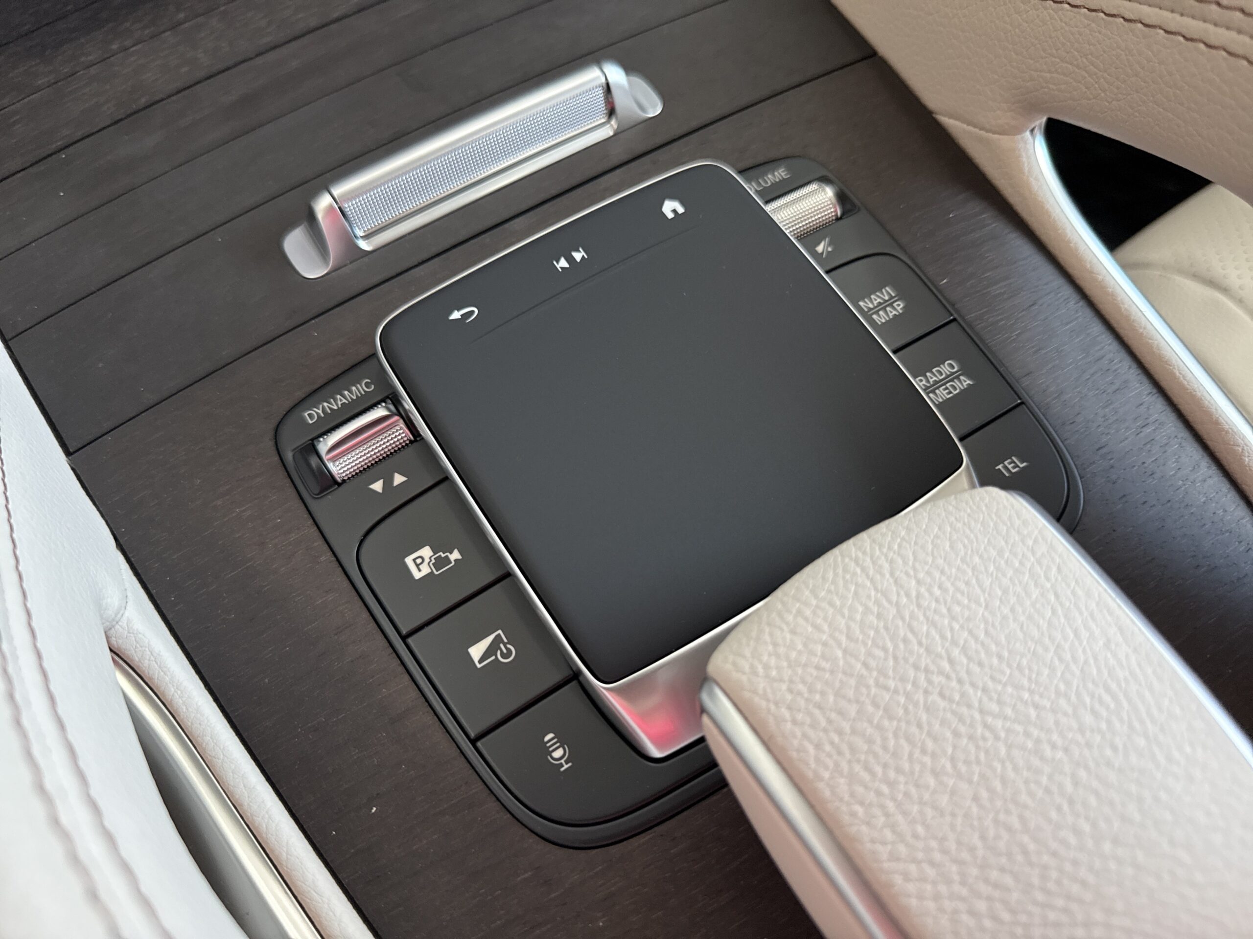 2027 Mercedes-Benz  GLS 450