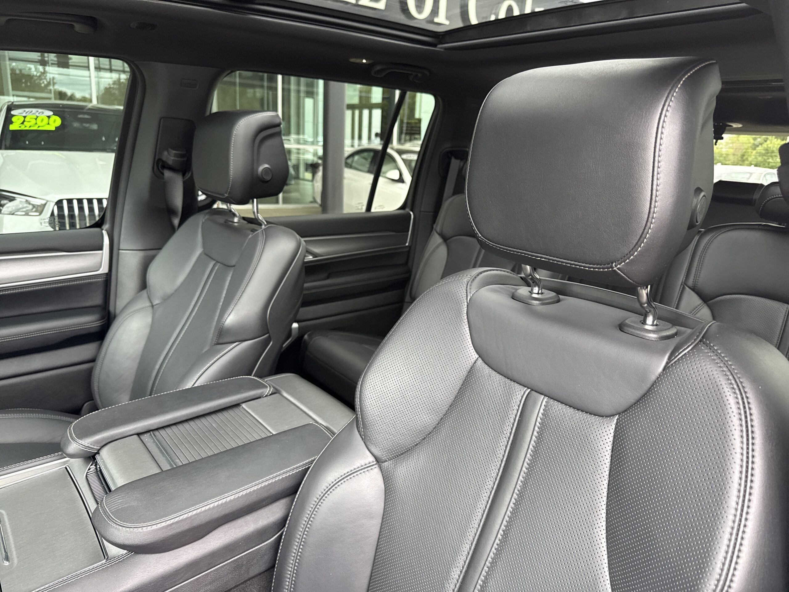 2025 Jeep Wagoneer Series II Carbide
