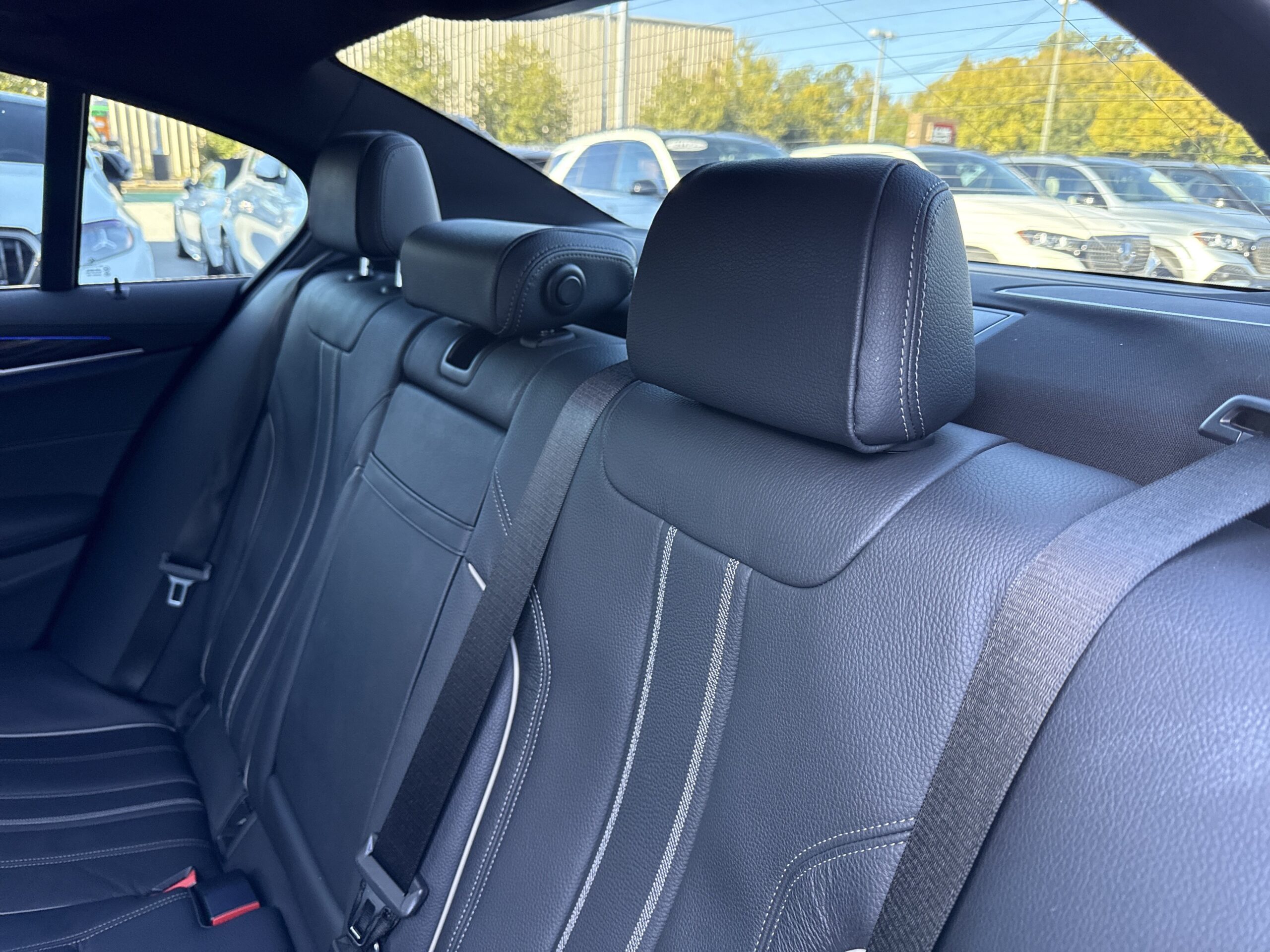 2022 BMW  M550i xDrive