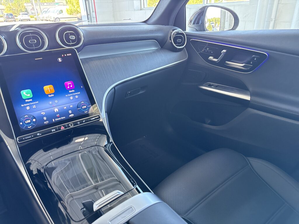 2025 Mercedes-Benz  GLC 300
