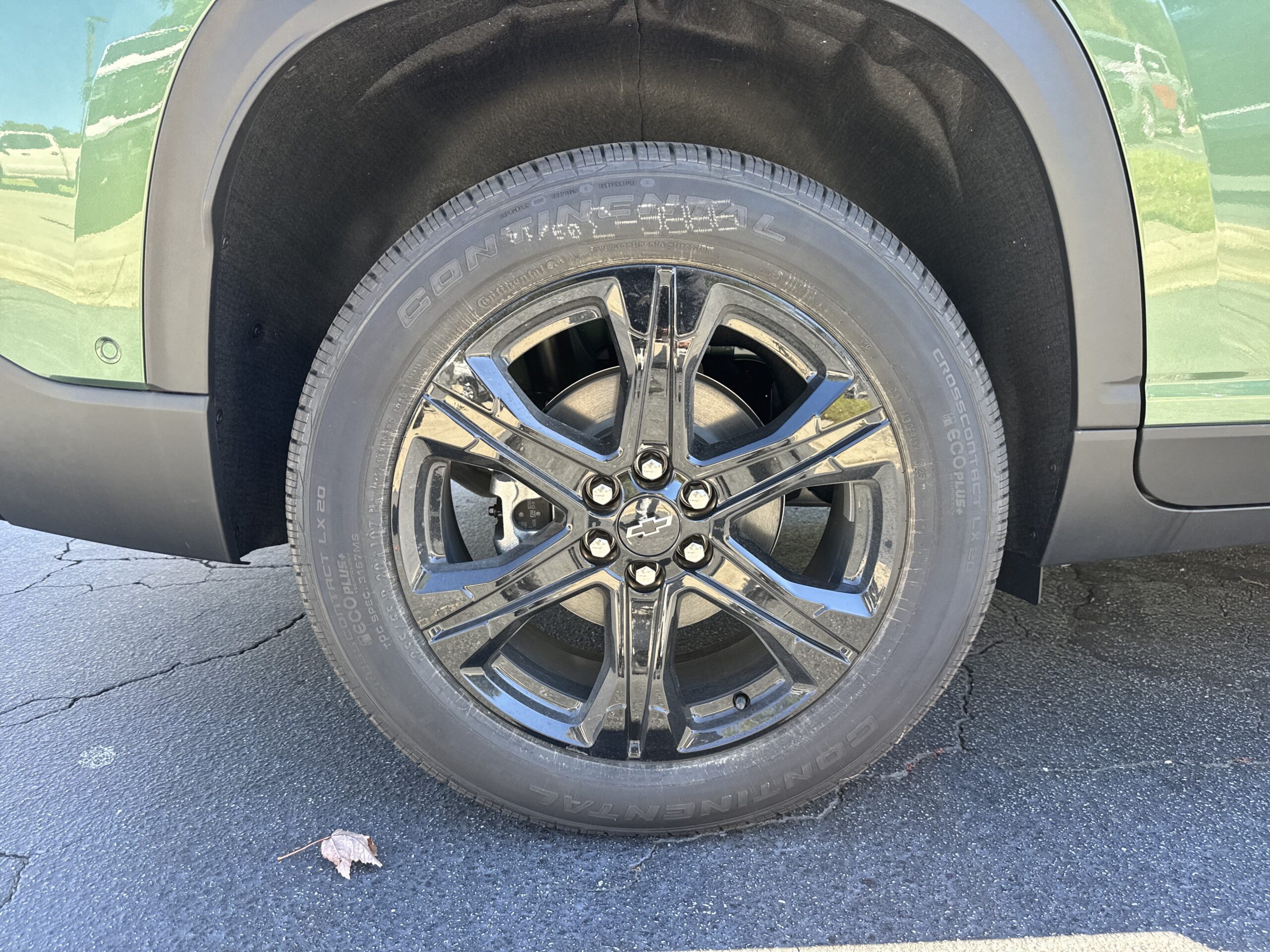 2027 Chevrolet Traverse FWD LT