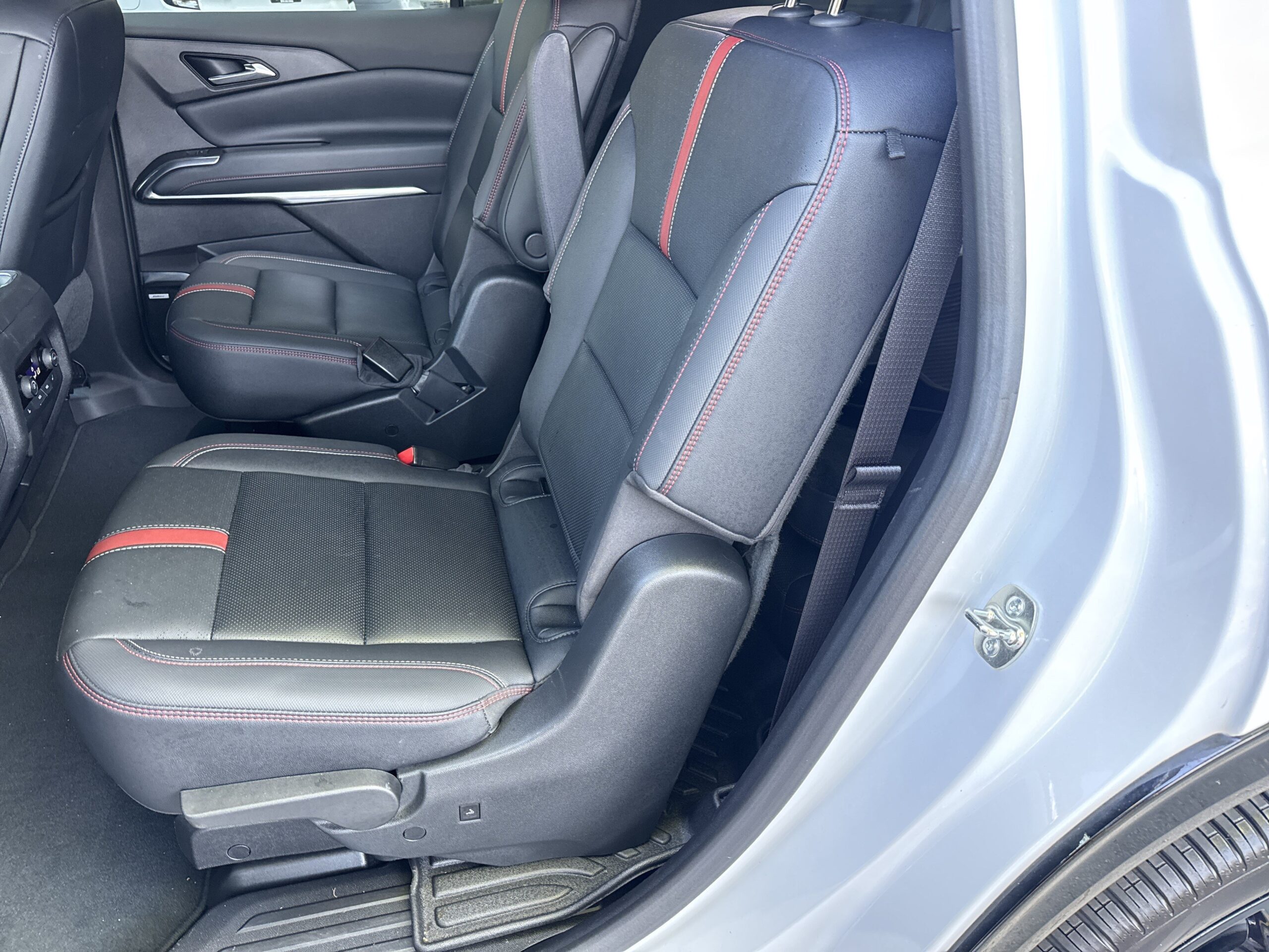 2025 Chevrolet Traverse FWD RS