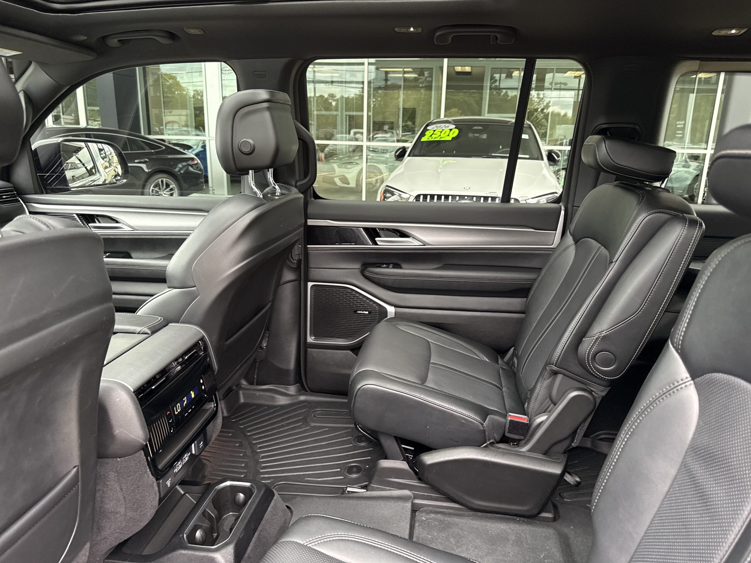 2025 Jeep Wagoneer Series II Carbide