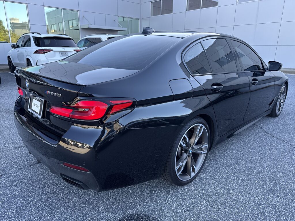 2022 BMW  M550i xDrive
