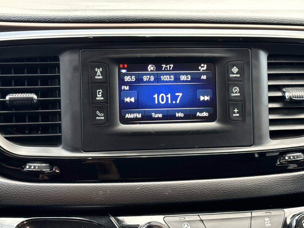 2017 Chrysler Pacifica LX