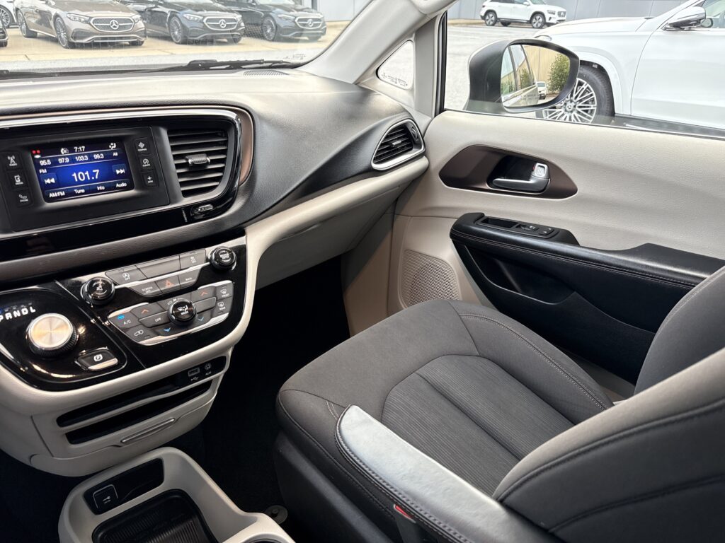 2017 Chrysler Pacifica LX