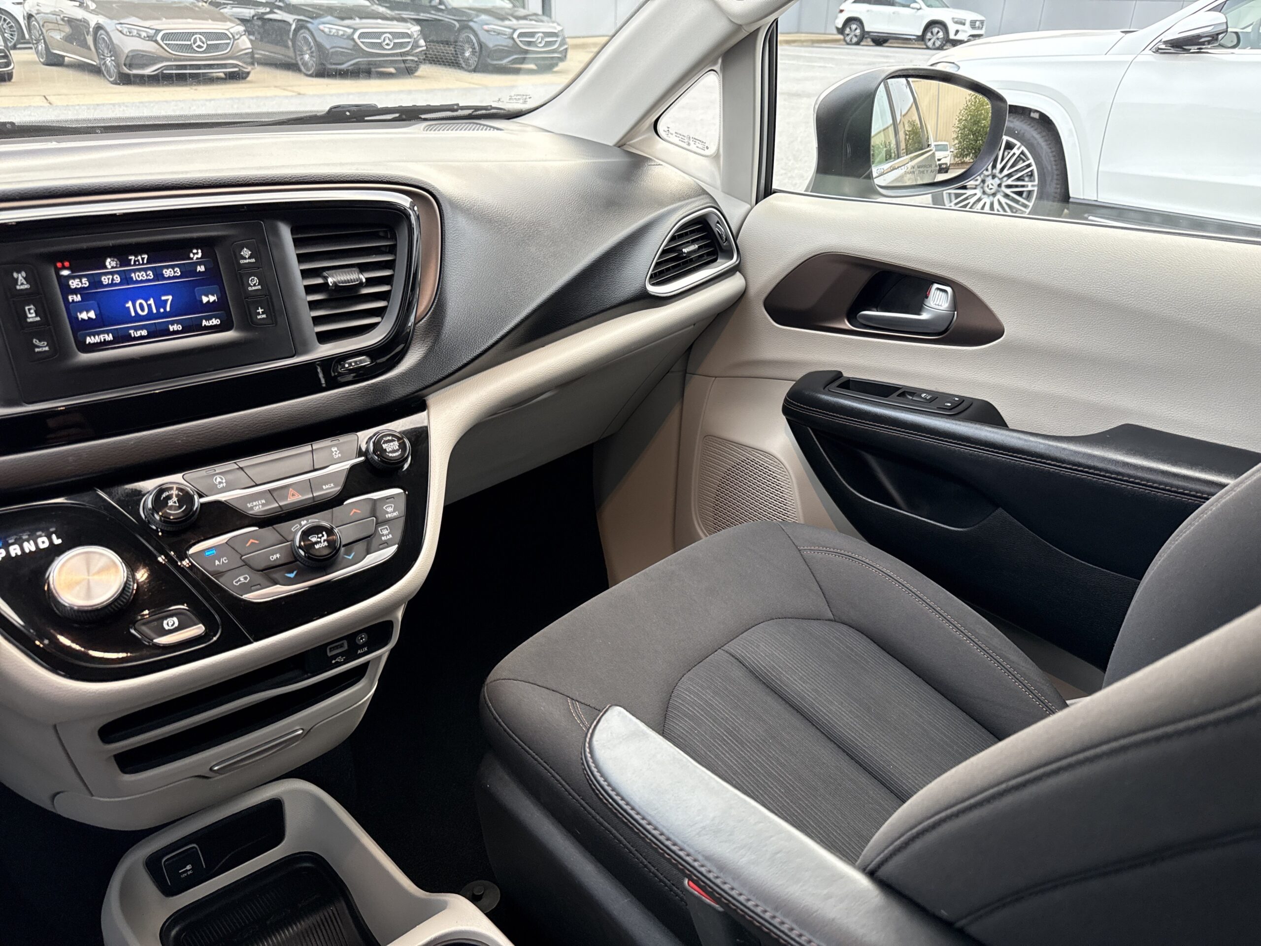 2017 Chrysler Pacifica LX