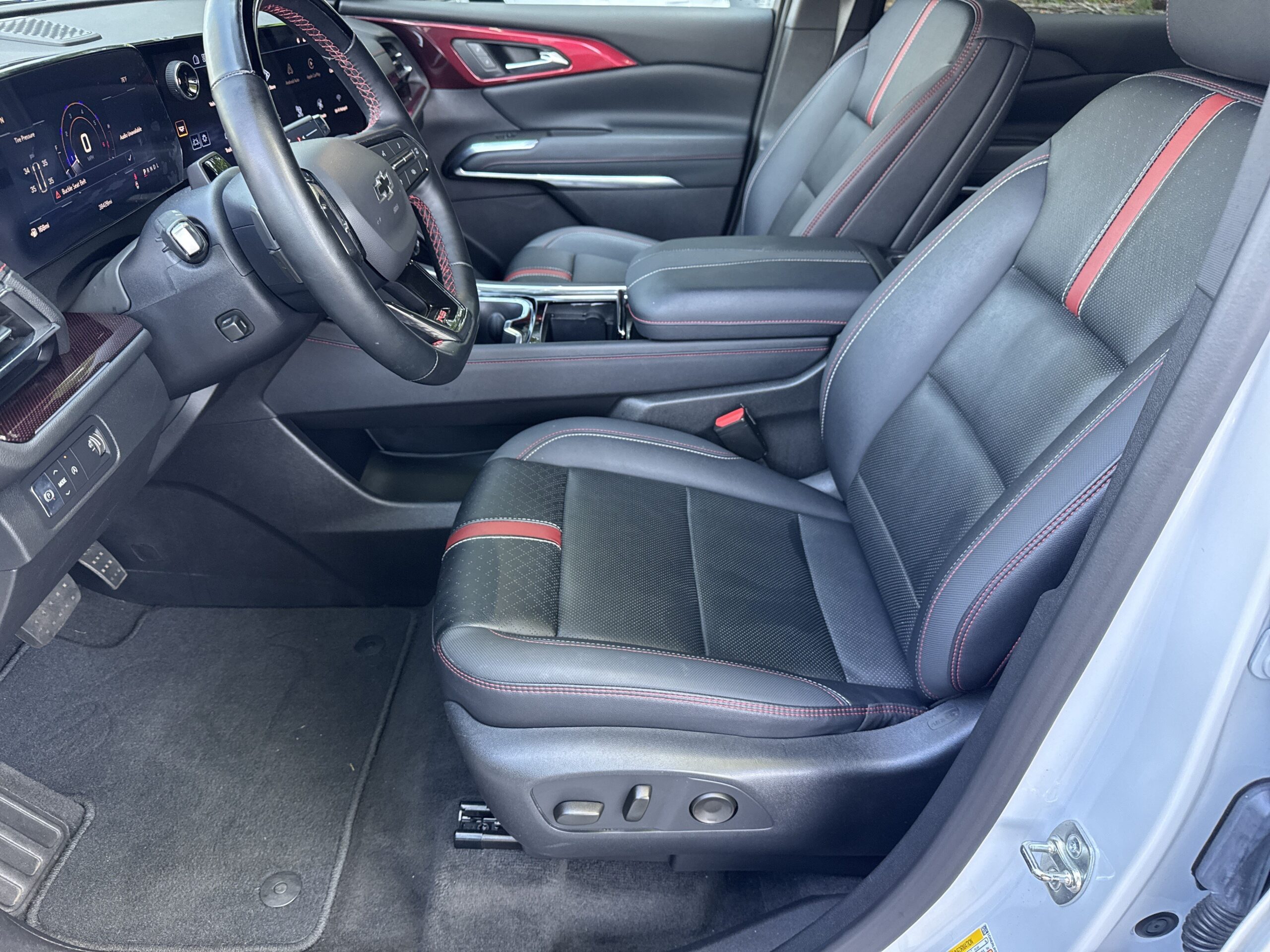 2025 Chevrolet Traverse FWD RS