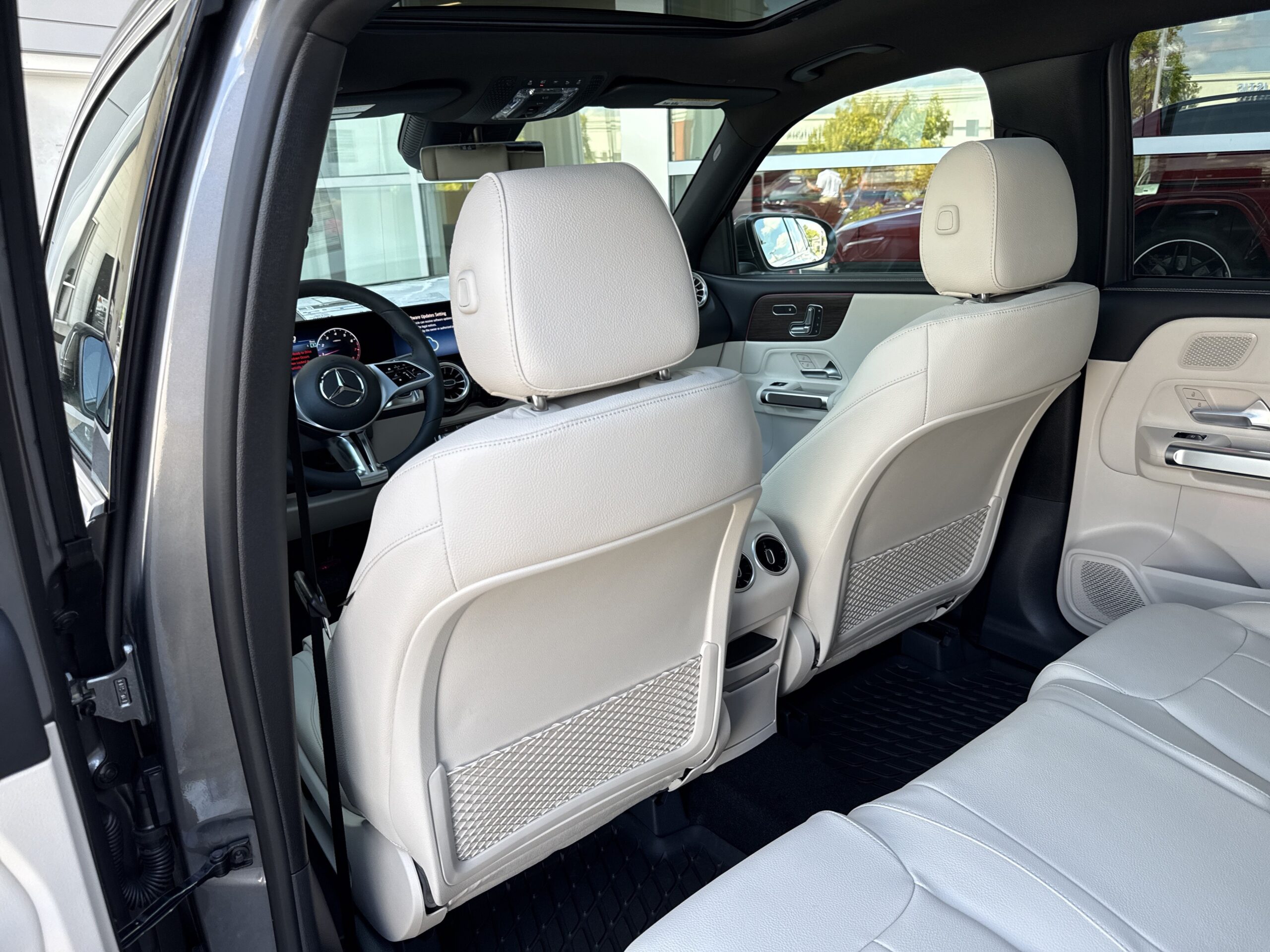 2026 Mercedes-Benz  GLB 250