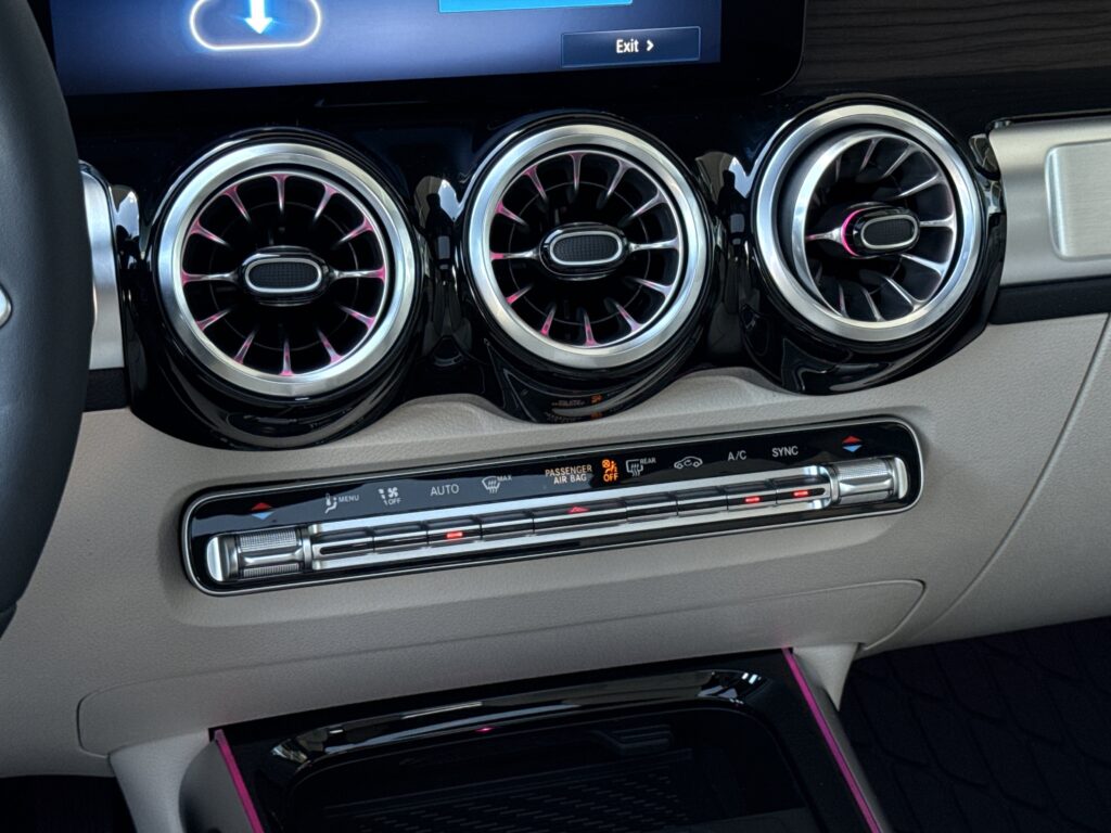 2026 Mercedes-Benz  GLB 250