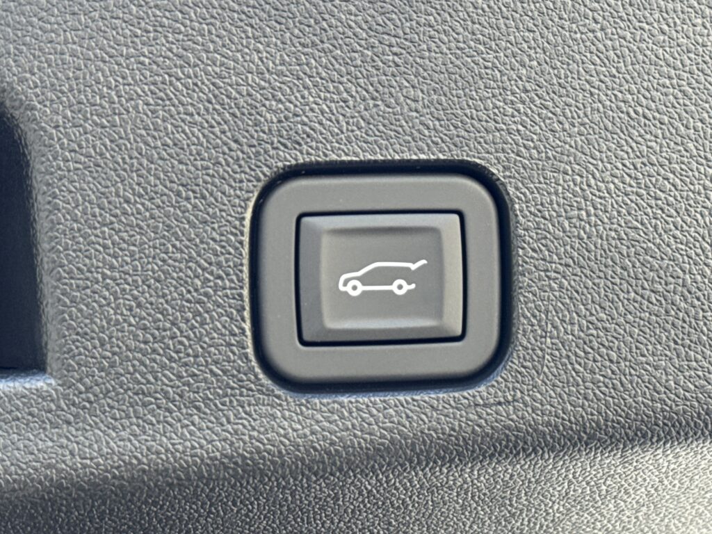 2027 Chevrolet Traverse FWD RS