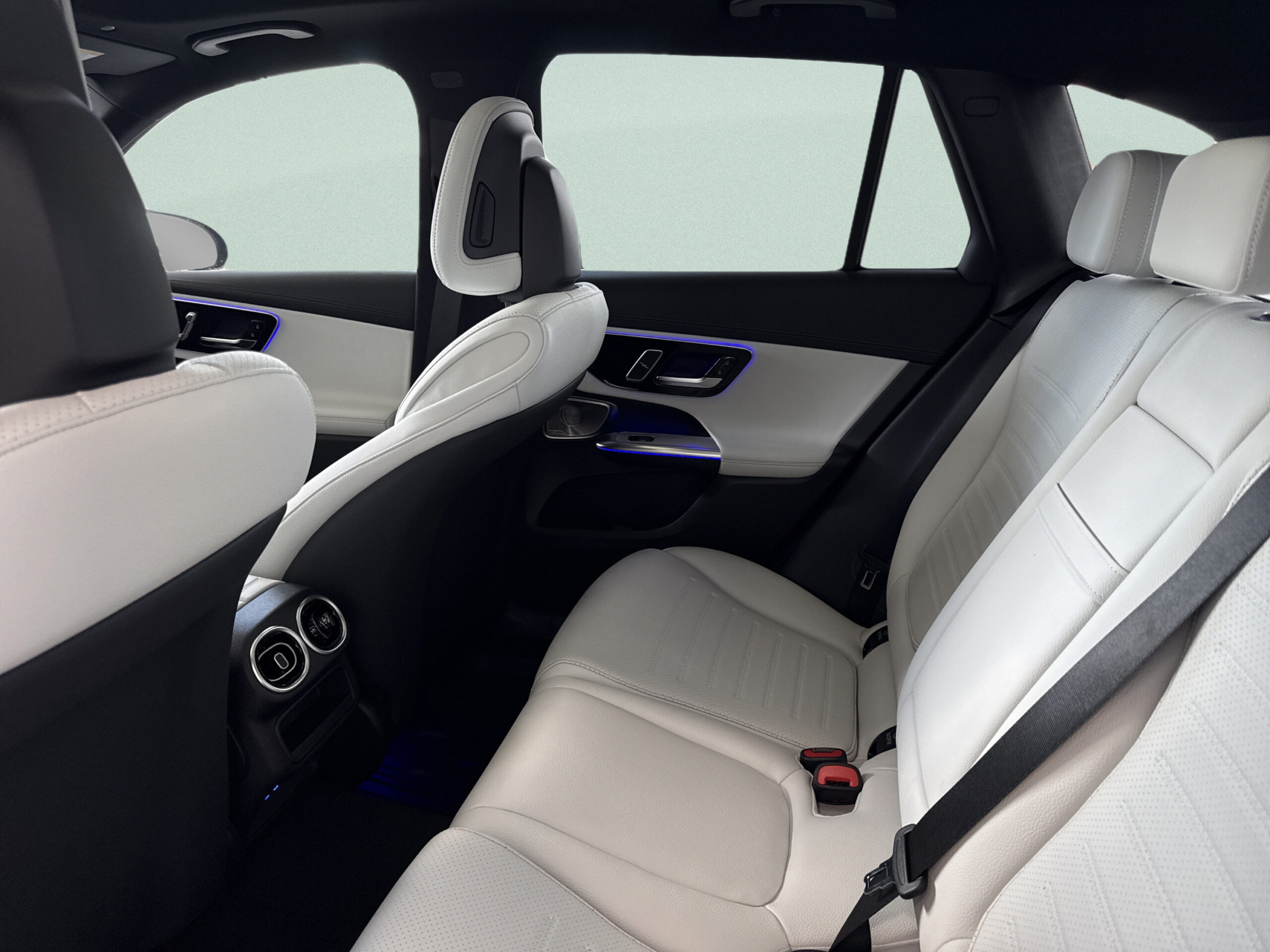 2027 Mercedes-Benz  GLC 300