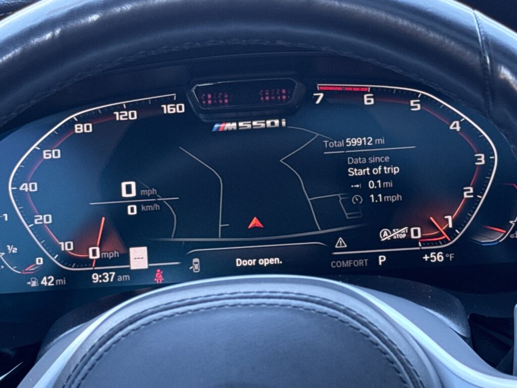 2022 BMW  M550i xDrive