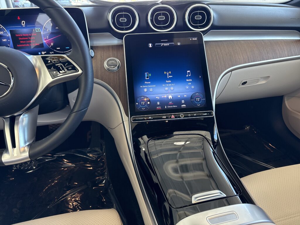 2024 Mercedes-Benz  C 300