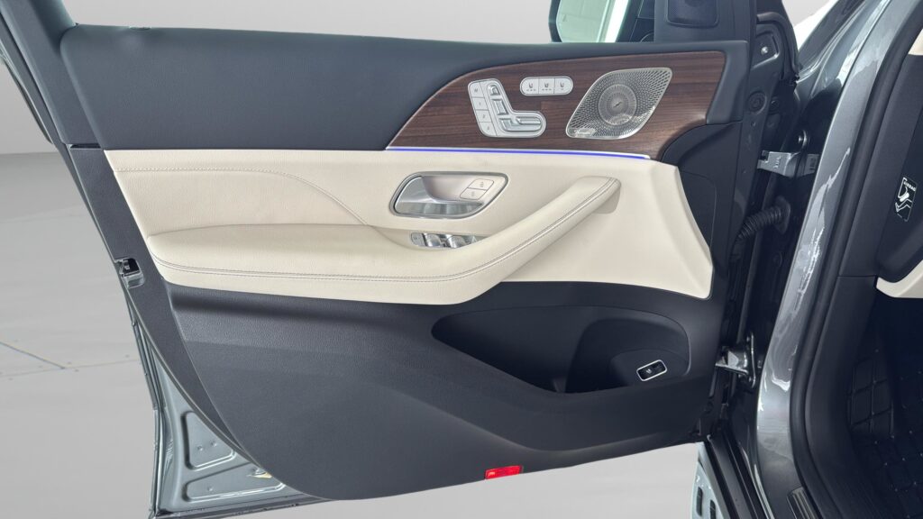 2026 Mercedes-Benz  GLS 450
