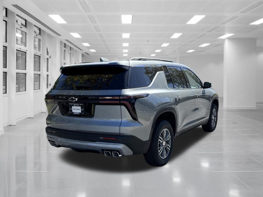 2026 Chevrolet Traverse FWD LT