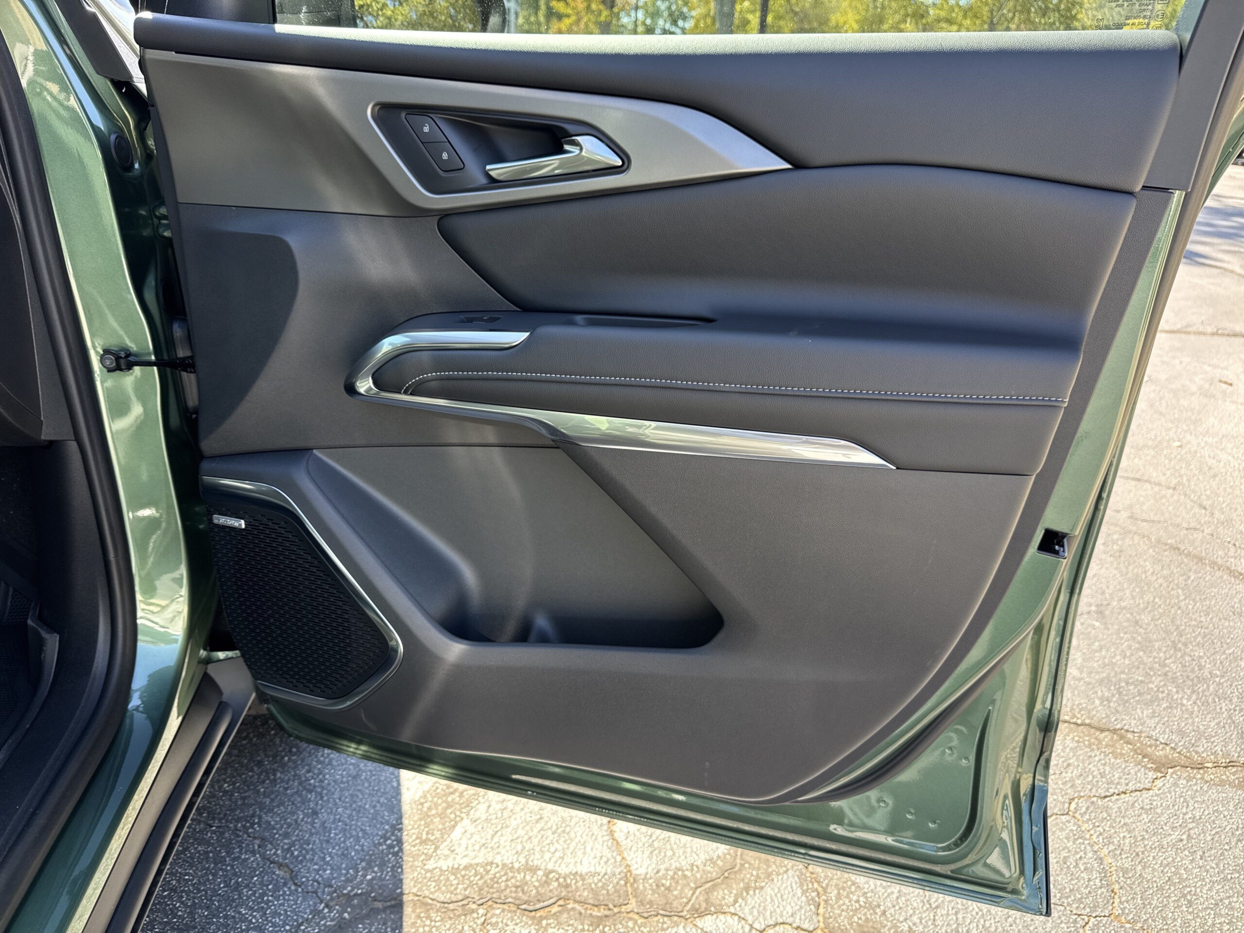 2027 Chevrolet Traverse FWD LT