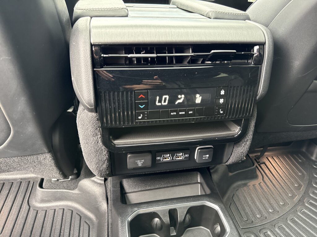 2025 Jeep Wagoneer Series II Carbide