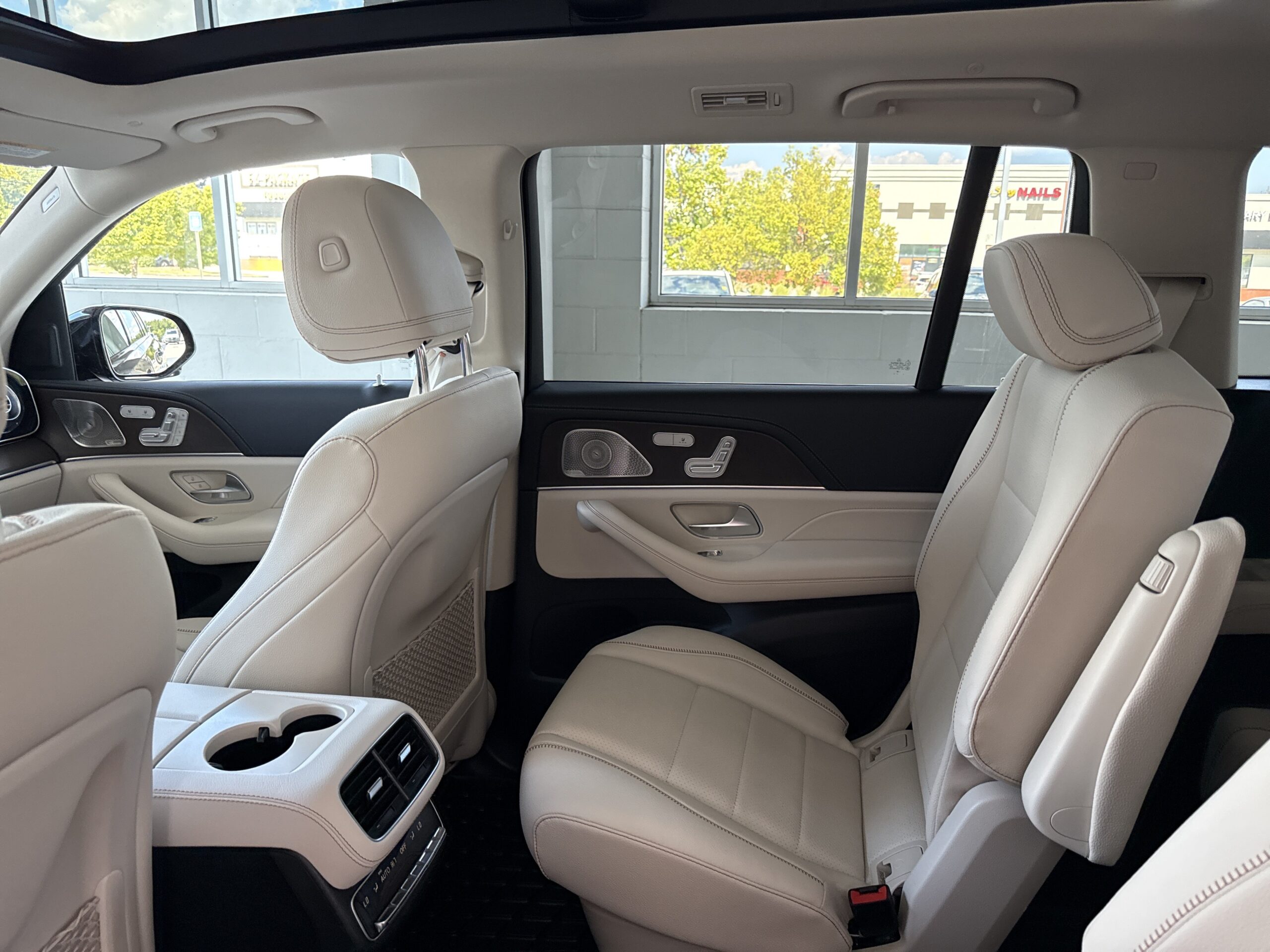 2027 Mercedes-Benz  GLS 450