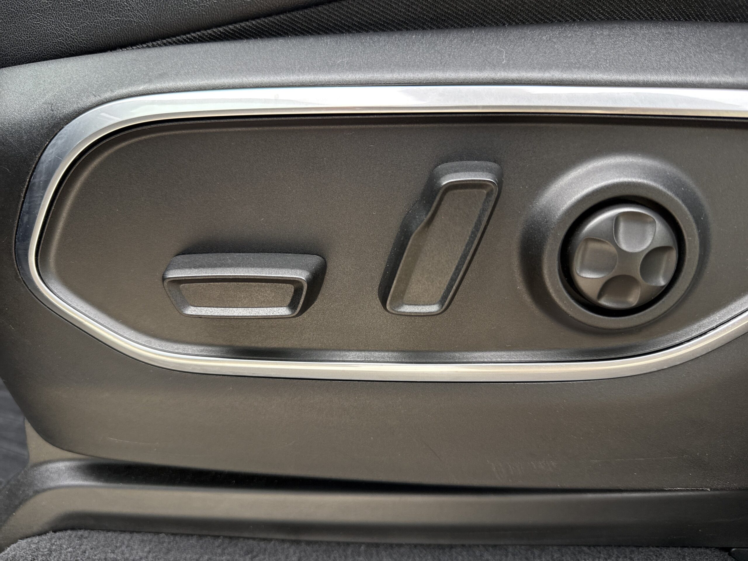 2025 Jeep Wagoneer Series II Carbide