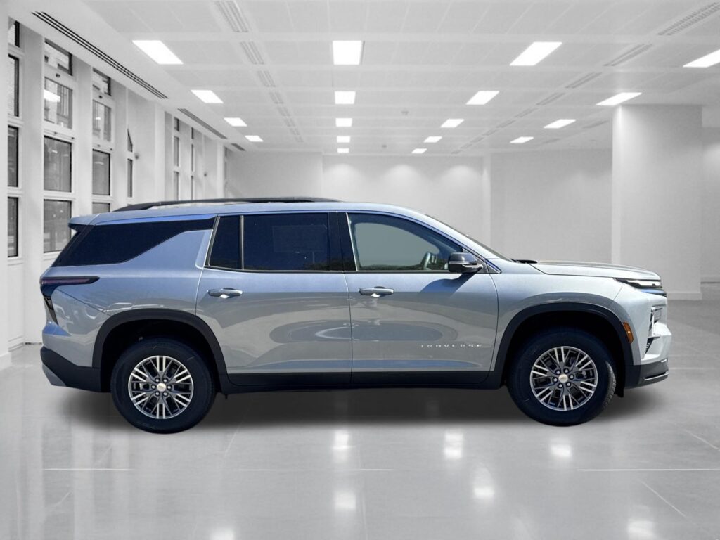 2026 Chevrolet Traverse FWD LT