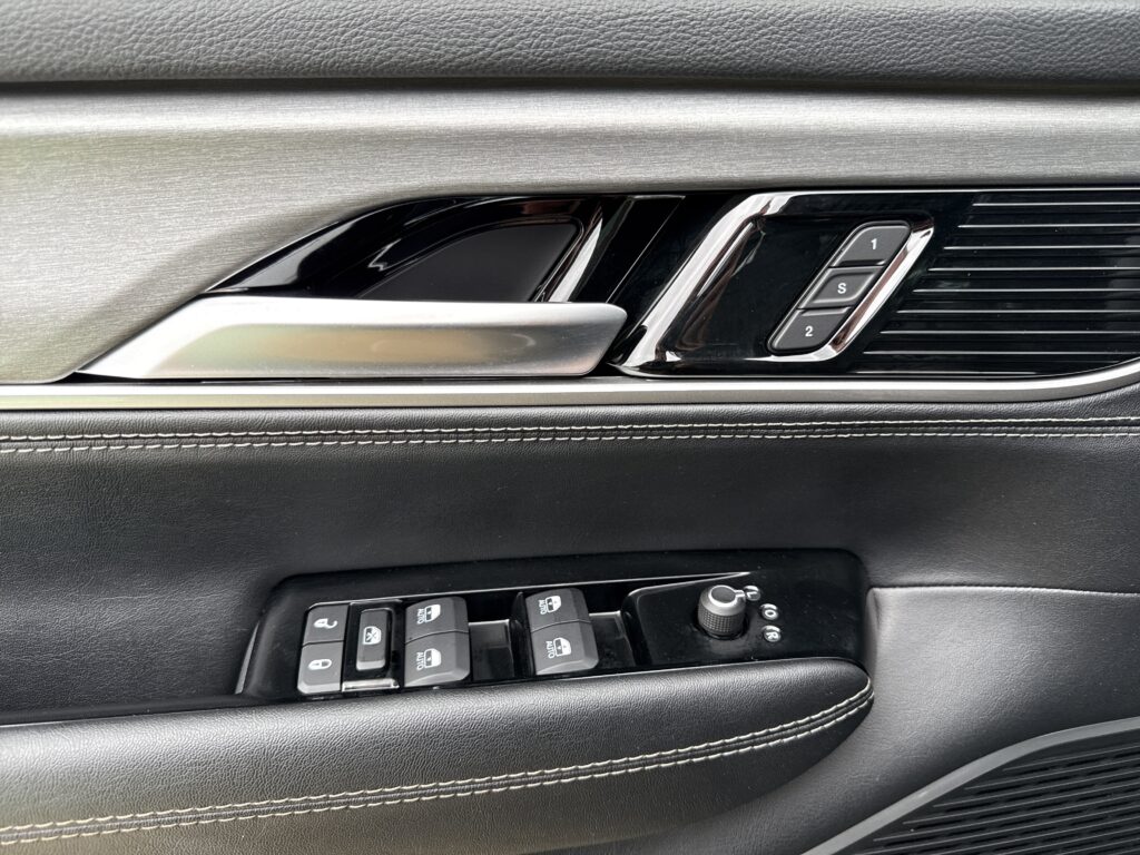 2025 Jeep Wagoneer Series II Carbide