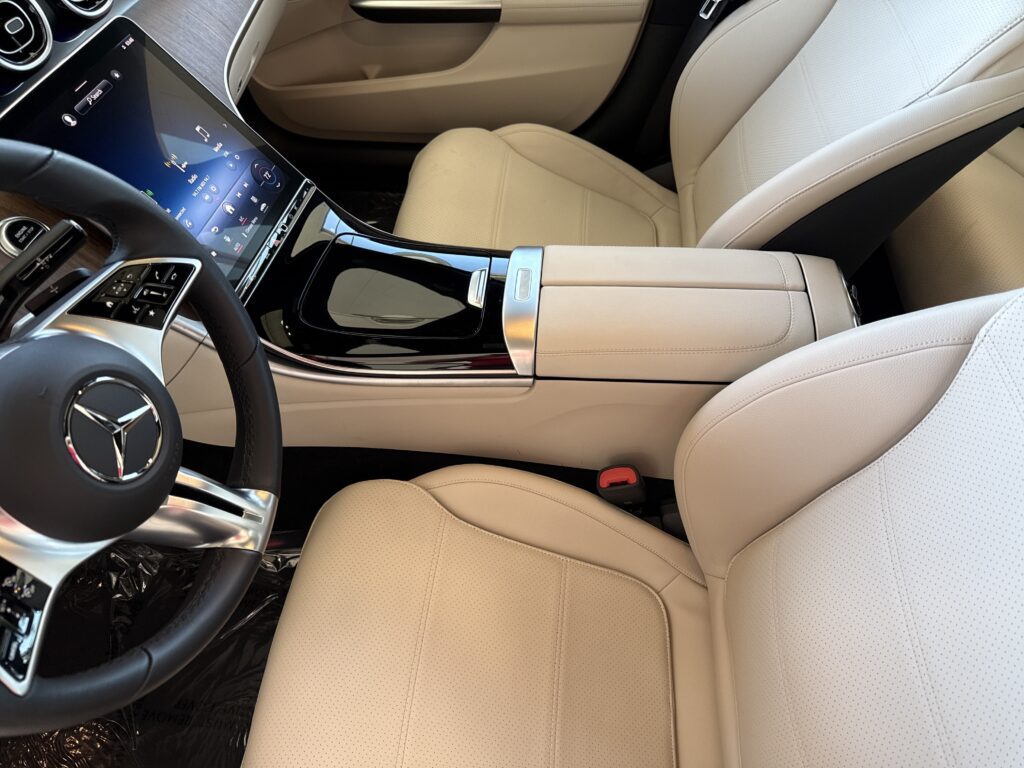 2024 Mercedes-Benz  C 300