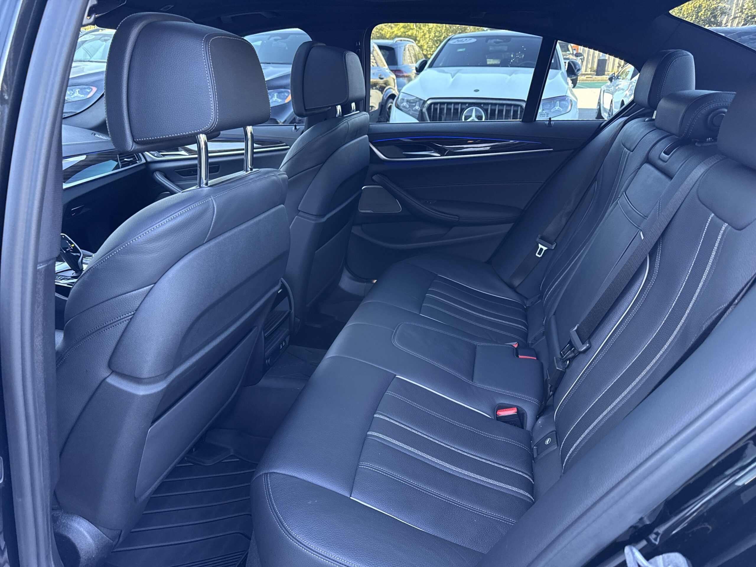 2022 BMW  M550i xDrive
