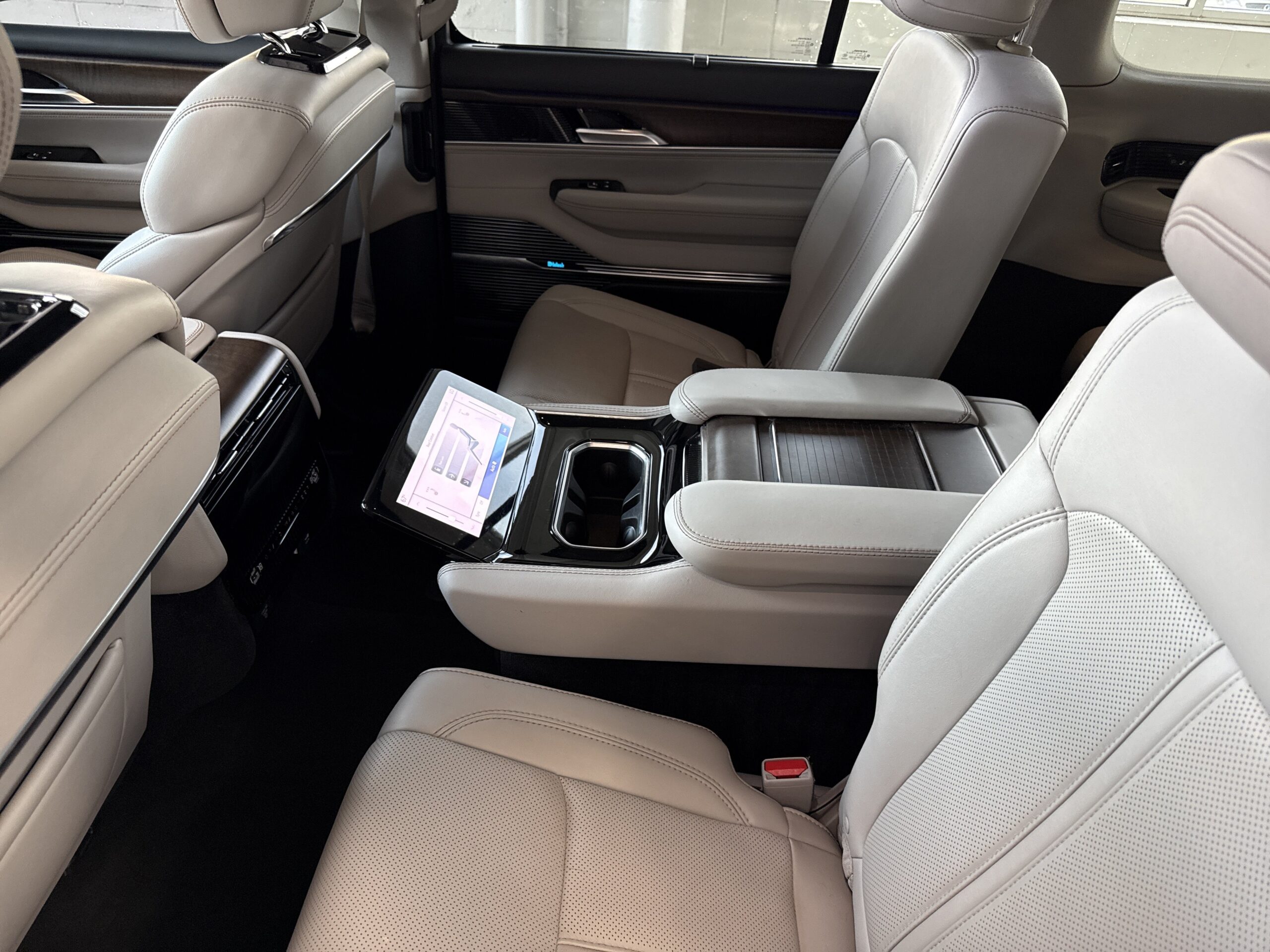 2024 Jeep Grand Wagoneer