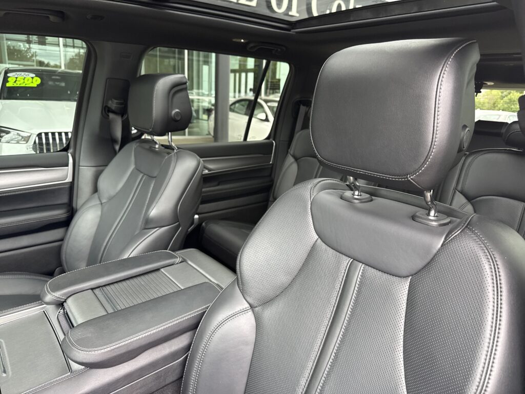 2025 Jeep Wagoneer Series II Carbide
