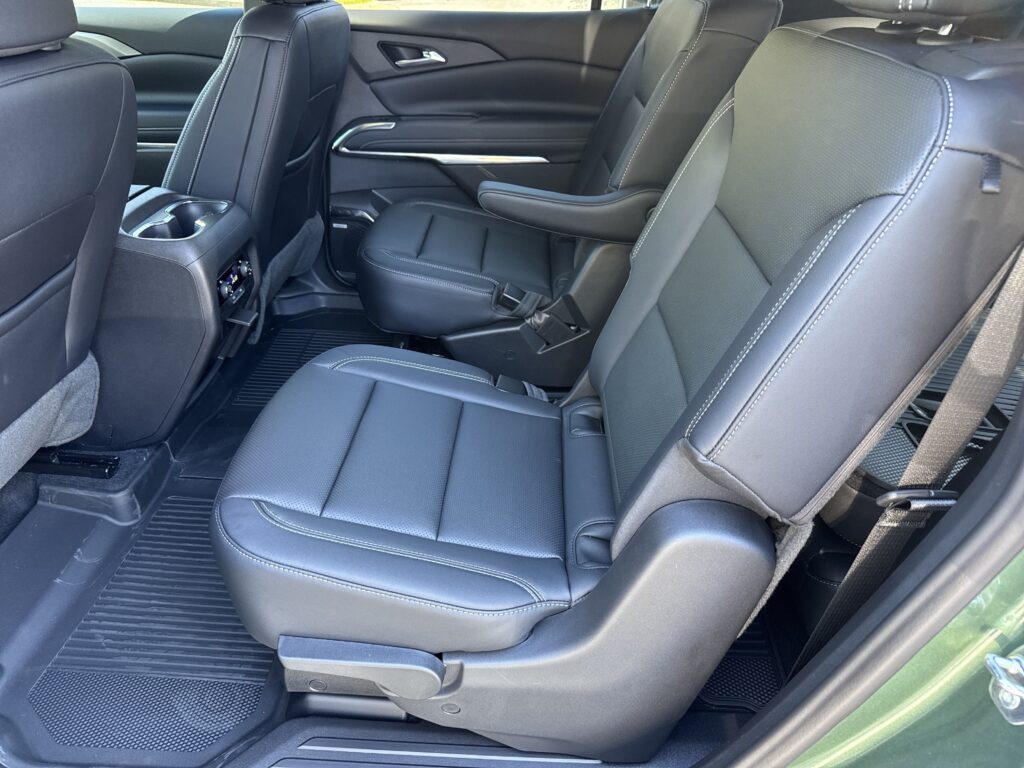 2027 Chevrolet Traverse FWD LT