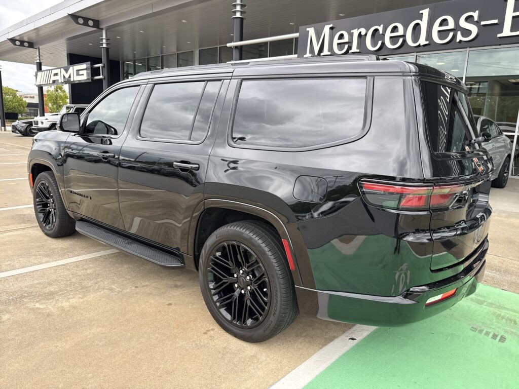 2025 Jeep Wagoneer Series II Carbide