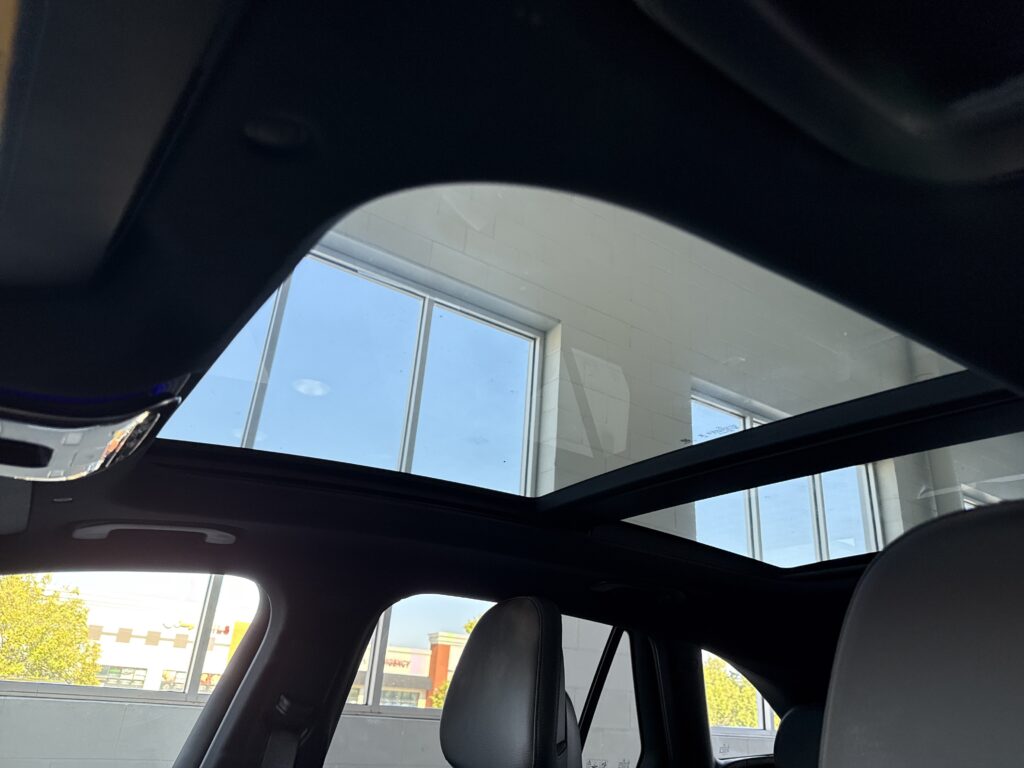 2025 Mercedes-Benz  GLC 300