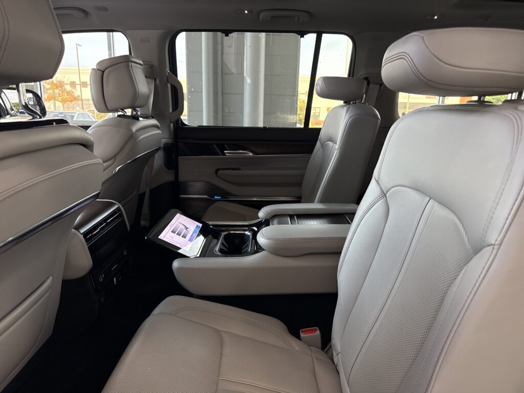 2024 Jeep Grand Wagoneer